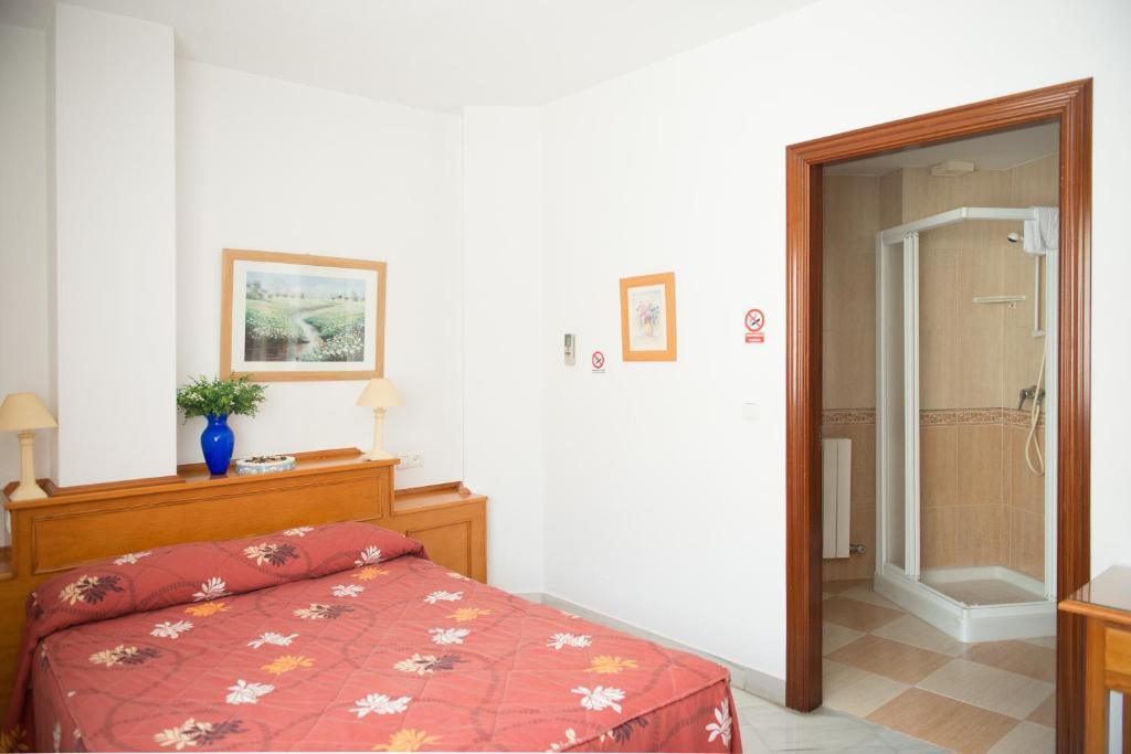 Hostal Camino Real Granada Habitación foto